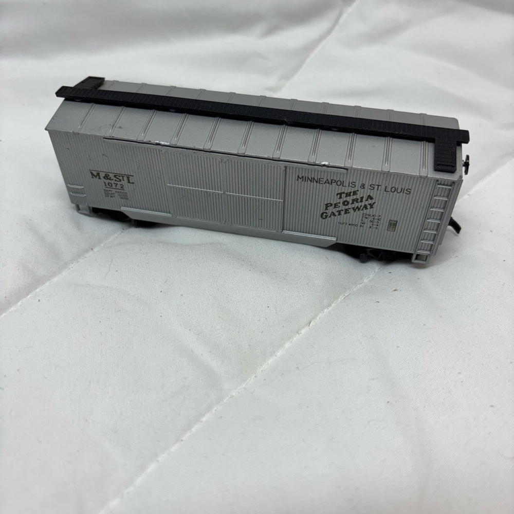 Model Power HO Scale Minneapolis & St. Louis, The Peoria Gateway Box Car. - Picture 3 of 5